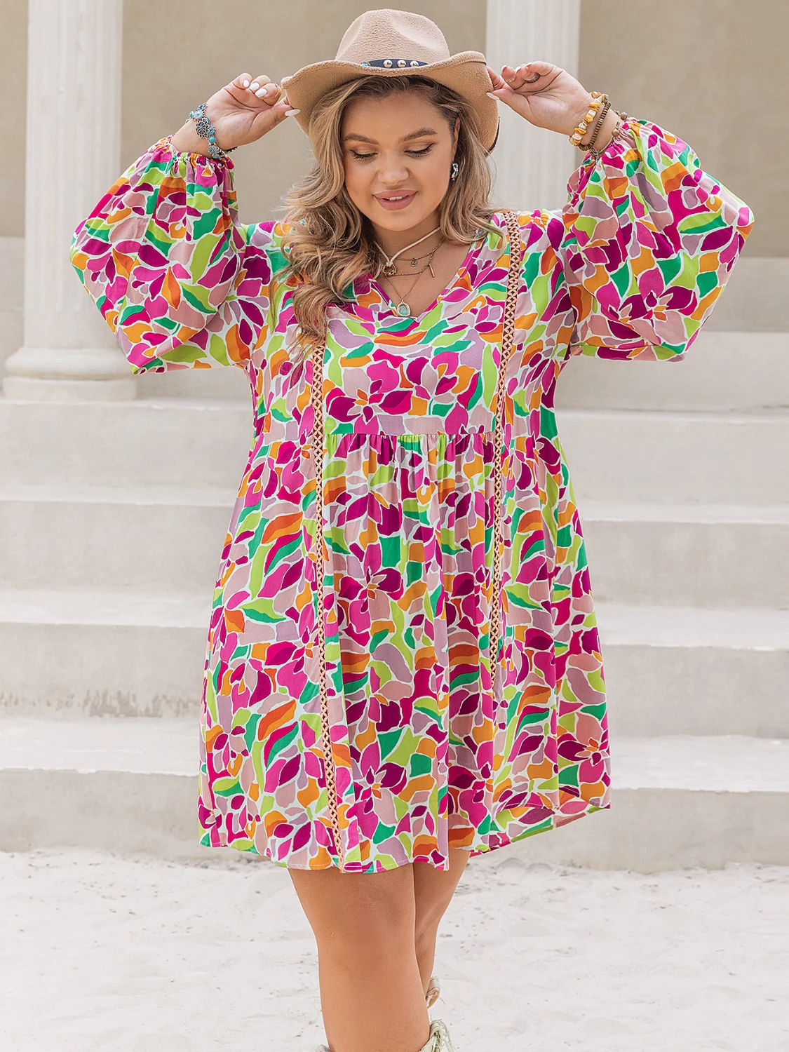 🌼 Plus Size Printed V-Neck Balloon Sleeve Mini Dress 🌼