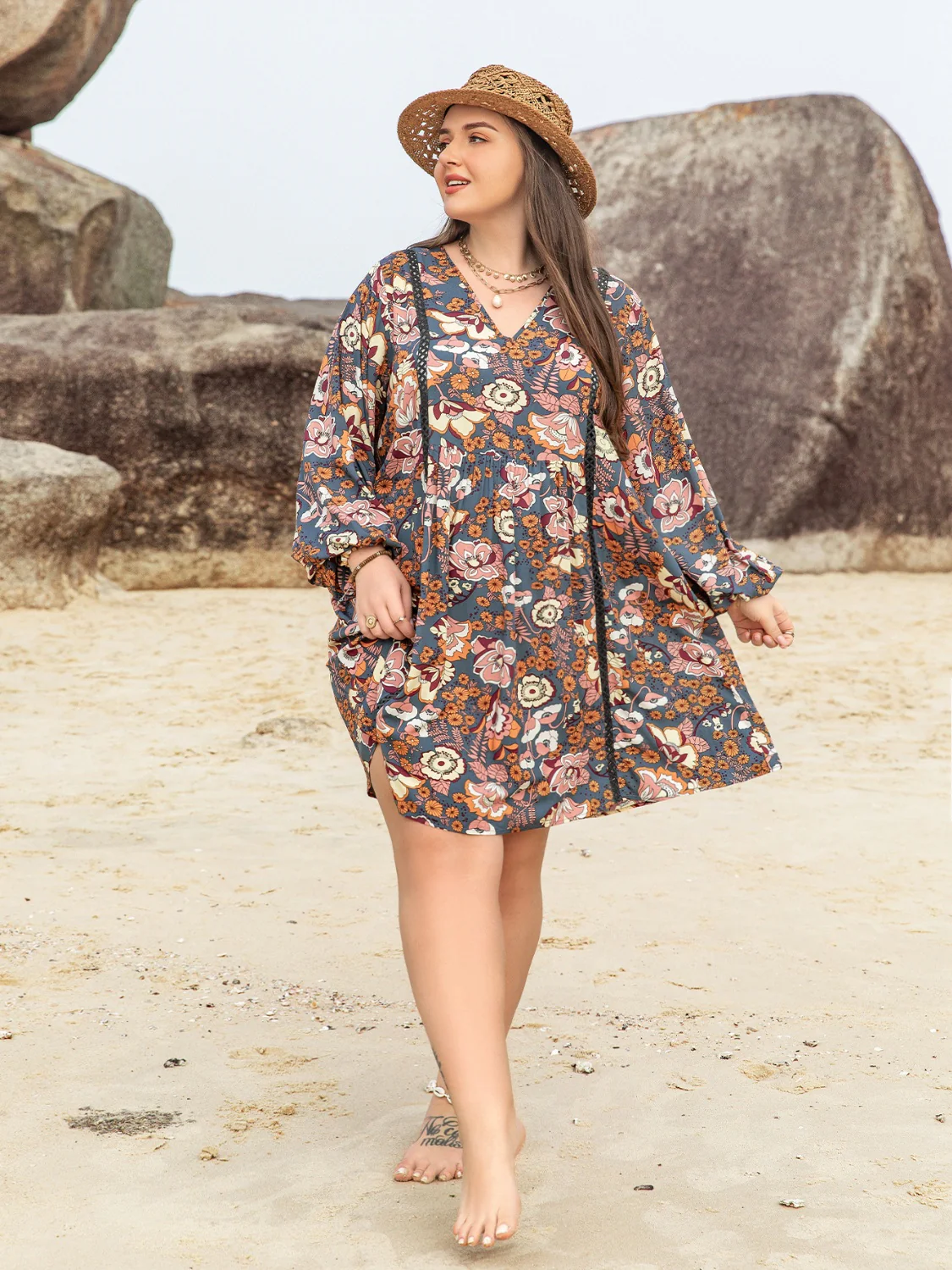 🌼 Plus Size Printed V-Neck Balloon Sleeve Mini Dress 🌼