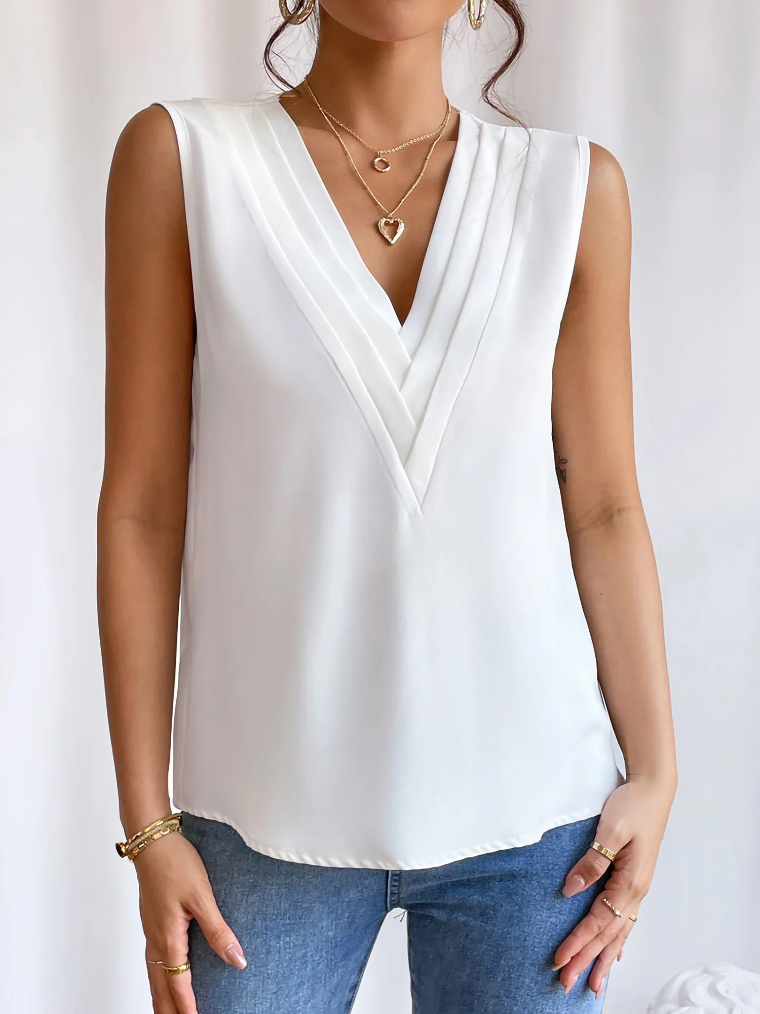 Elegant A-Line Silhouette Pleated V Neck Sleeveless Solid Color Top